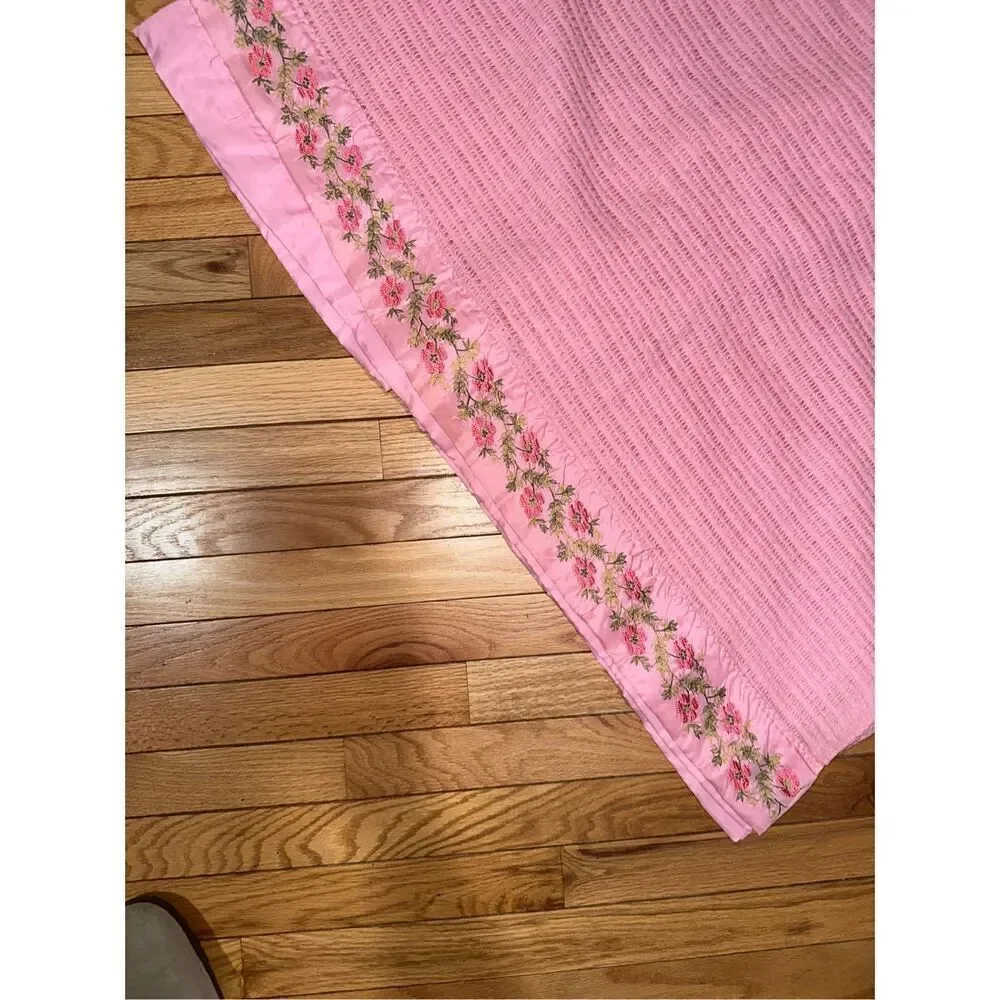 Vintage Satin Lined Floral Embroidered Pink Blanket 75 x 87
